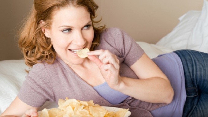The Lady Who Eats Chips At Night