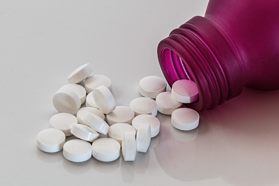 Pain Killers Allow Toxins to Cross Blood-Brain-Barrier